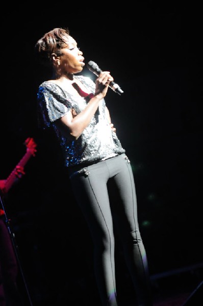 Estelle at the Bass Concert Hall