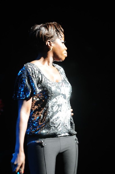 Estelle at the Bass Concert Hall