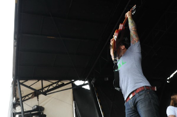 Every Time I Die on the Highway 1 Stage, Warped Tour, Verizon Wireless Amph