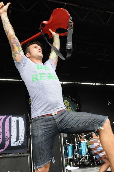 Every Time I Die on the Highway 1 Stage, Warped Tour, Verizon Wireless Amph