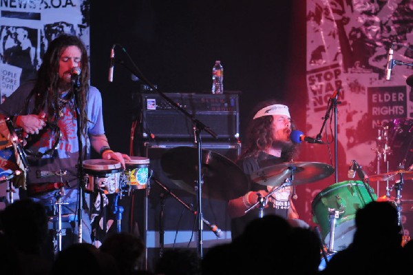 Full Service at La Zona Rosa, Austin Texas 03/05/2010