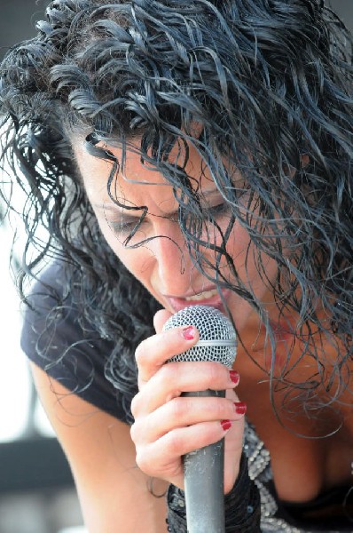 Gina Cutillo on the Kevin Says Stage, Warped Tour, Verizon Wireless Amphith