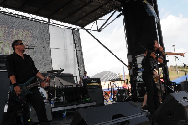Gina Cutillo on the Kevin Says Stage, Warped Tour, Verizon Wireless Amphith
