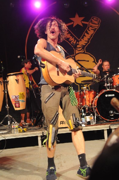 Gogol Bordello at Stubb's BarBQ, Austin, Texas April 14, 2011 - photo by Je