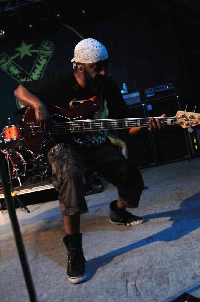 Gogol Bordello at Stubb's BarBQ, Austin, Texas April 14, 2011 - photo by Je