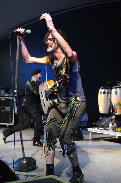 Gogol Bordello at Stubb's BarBQ, Austin, Texas April 14, 2011 - photo by Je