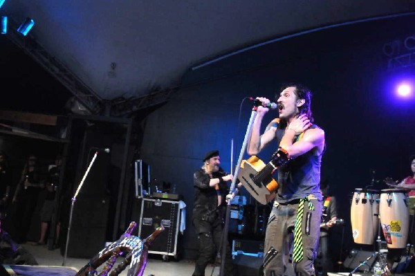 Gogol Bordello at Stubb's BarBQ, Austin, Texas April 14, 2011 - photo by Je