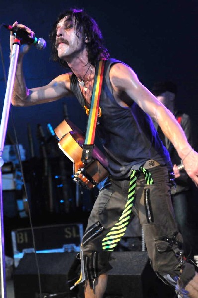 Gogol Bordello at Stubb's BarBQ, Austin, Texas April 14, 2011 - photo by Je