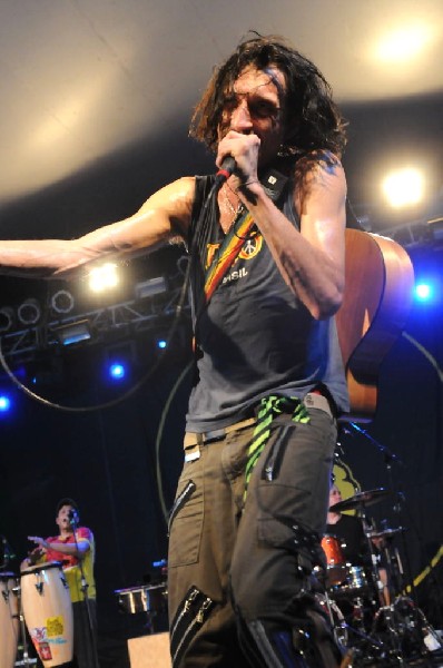 Gogol Bordello at Stubb's BarBQ, Austin, Texas April 14, 2011 - photo by Je