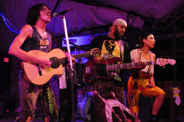 Gogol Bordello at Stubb's BarBQ, Austin, Texas April 14, 2011 - photo by Je