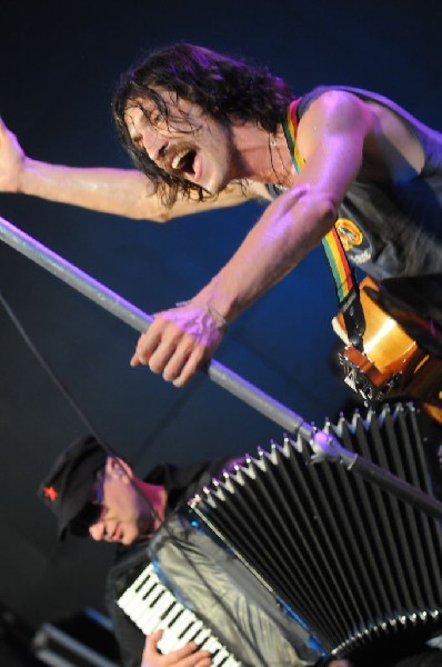 Gogol Bordello at Stubb's BarBQ, Austin, Texas April 14, 2011 - photo by Je