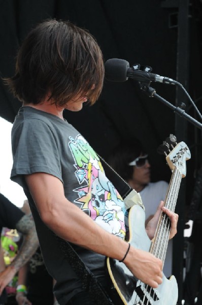 Greeley Estates on the Hurley Stage, Warped Tour, Verizon Wireless Amphithe