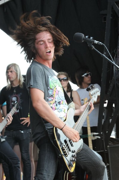 Greeley Estates on the Hurley Stage, Warped Tour, Verizon Wireless Amphithe