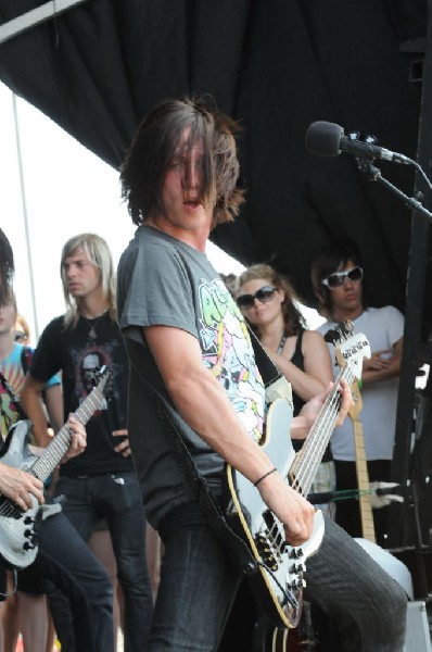 Greeley Estates on the Hurley Stage, Warped Tour, Verizon Wireless Amphithe