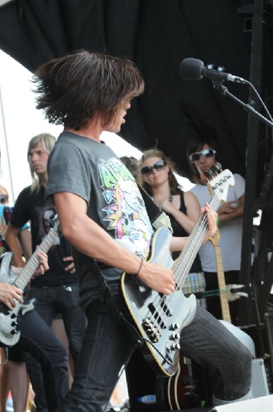 Greeley Estates on the Hurley Stage, Warped Tour, Verizon Wireless Amphithe