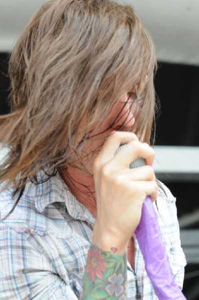 Greeley Estates on the Hurley Stage, Warped Tour, Verizon Wireless Amphithe