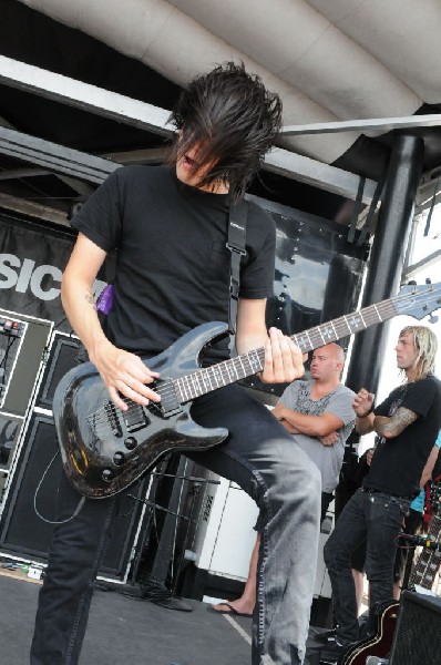 Greeley Estates on the Hurley Stage, Warped Tour, Verizon Wireless Amphithe