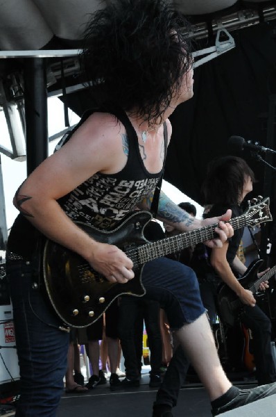 Greeley Estates on the Hurley Stage, Warped Tour, Verizon Wireless Amphithe