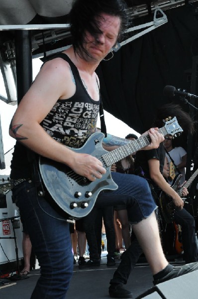 Greeley Estates on the Hurley Stage, Warped Tour, Verizon Wireless Amphithe