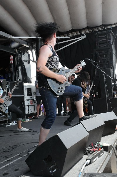 Greeley Estates on the Hurley Stage, Warped Tour, Verizon Wireless Amphithe