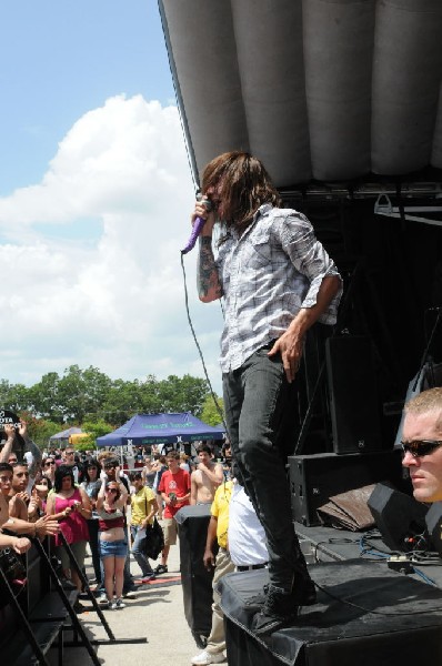 Greeley Estates on the Hurley Stage, Warped Tour, Verizon Wireless Amphithe