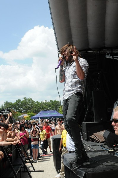 Greeley Estates on the Hurley Stage, Warped Tour, Verizon Wireless Amphithe
