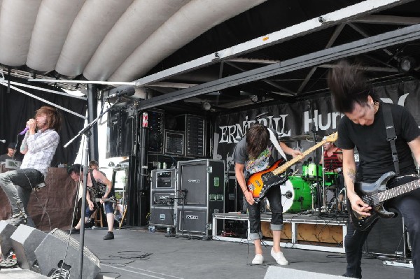 Greeley Estates on the Hurley Stage, Warped Tour, Verizon Wireless Amphithe