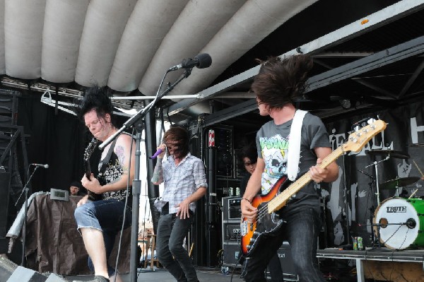 Greeley Estates on the Hurley Stage, Warped Tour, Verizon Wireless Amphithe