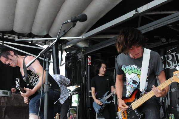 Greeley Estates on the Hurley Stage, Warped Tour, Verizon Wireless Amphithe