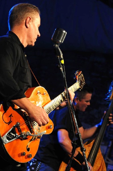 Reverend Horton Heat at Stubb's BarBQ, Austin, Texas 06/10/10 - photo by Je