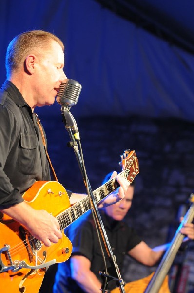 Reverend Horton Heat at Stubb's BarBQ, Austin, Texas 06/10/10 - photo by Je