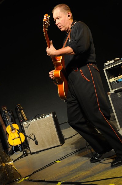 Reverend Horton Heat at Stubb's BarBQ, Austin, Texas 06/10/10 - photo by Je
