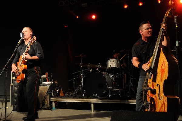 Reverend Horton Heat at Stubb's BarBQ, Austin, Texas 06/10/10 - photo by Je