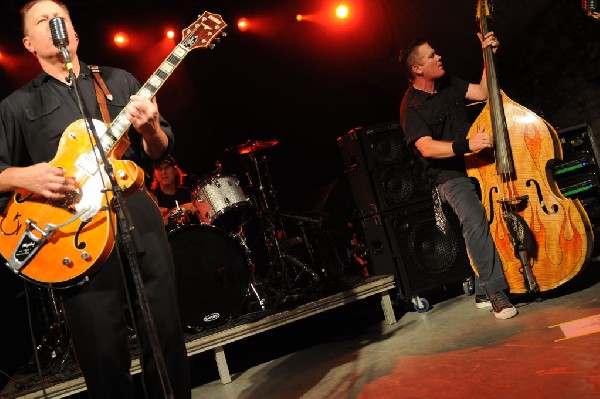 Reverend Horton Heat at Stubb's BarBQ, Austin, Texas 06/10/10 - photo by Je