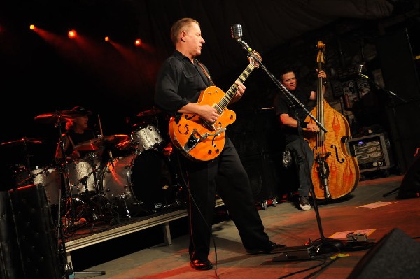 Reverend Horton Heat at Stubb's BarBQ, Austin, Texas 06/10/10 - photo by Je