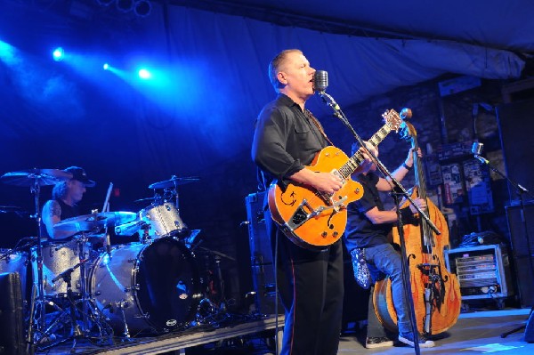 Reverend Horton Heat at Stubb's BarBQ, Austin, Texas 06/10/10 - photo by Je