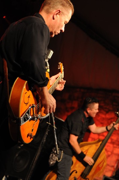 Reverend Horton Heat at Stubb's BarBQ, Austin, Texas 06/10/10 - photo by Je