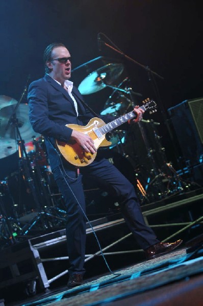 Joe Bonamossa at ACL Live at the Moody Theater, Austin, Texas 12/02/11 - ph