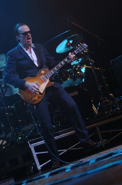 Joe Bonamossa at ACL Live at the Moody Theater, Austin, Texas 12/02/11 - ph