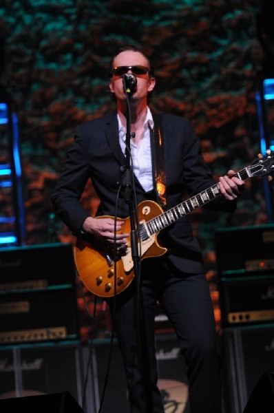 Joe Bonamossa at ACL Live at the Moody Theater, Austin, Texas 12/02/11 - ph