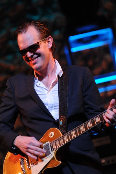 Joe Bonamossa at ACL Live at the Moody Theater, Austin, Texas 12/02/11 - ph