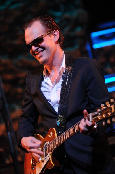 Joe Bonamossa at ACL Live at the Moody Theater, Austin, Texas 12/02/11 - ph