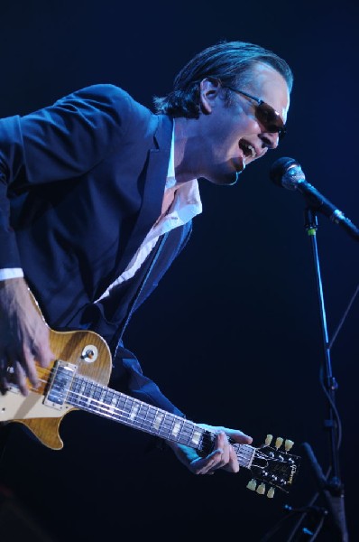 Joe Bonamossa at ACL Live at the Moody Theater, Austin, Texas 12/02/11 - ph