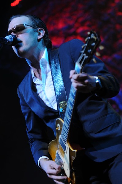 Joe Bonamossa at ACL Live at the Moody Theater, Austin, Texas 12/02/11 - ph