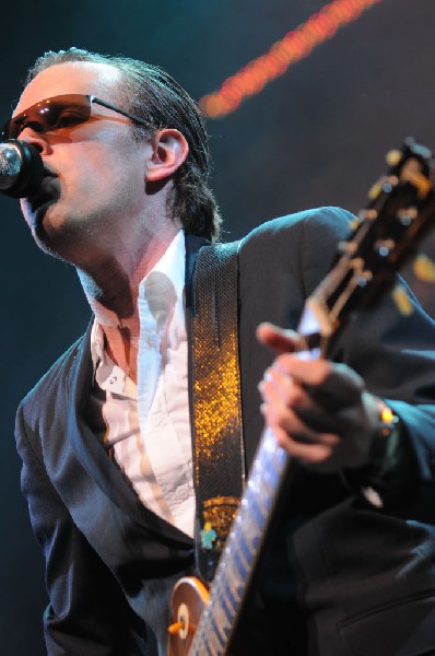 Joe Bonamossa at ACL Live at the Moody Theater, Austin, Texas 12/02/11 - ph