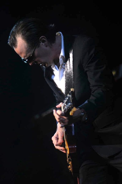 Joe Bonamossa at ACL Live at the Moody Theater, Austin, Texas 12/02/11 - ph