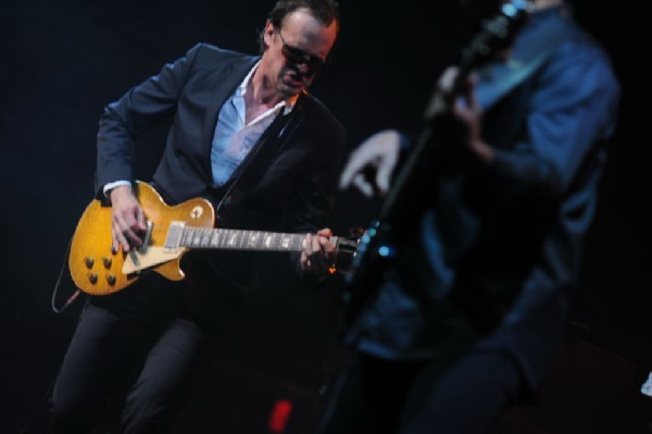 Joe Bonamossa at ACL Live at the Moody Theater, Austin, Texas 12/02/11 - ph