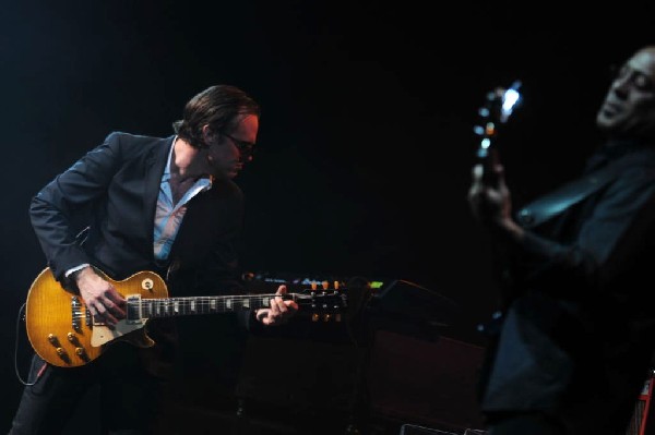 Joe Bonamossa at ACL Live at the Moody Theater, Austin, Texas 12/02/11 - ph