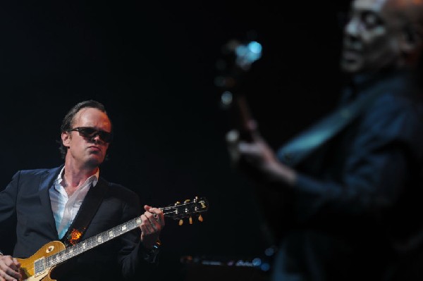 Joe Bonamossa at ACL Live at the Moody Theater, Austin, Texas 12/02/11 - ph