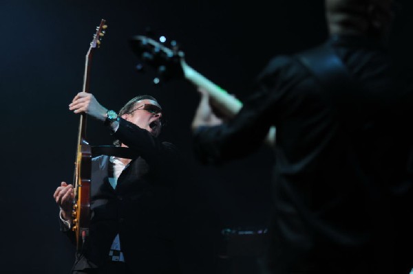 Joe Bonamossa at ACL Live at the Moody Theater, Austin, Texas 12/02/11 - ph